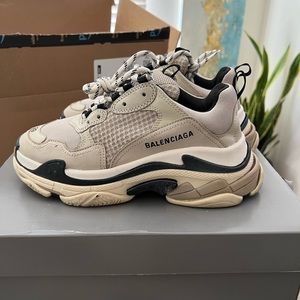 Balenciaga triple s